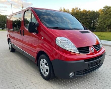 Красный Рено Трафик, объемом двигателя 2 л и пробегом 174 тыс. км за 8100 $, фото 2 на Automoto.ua
