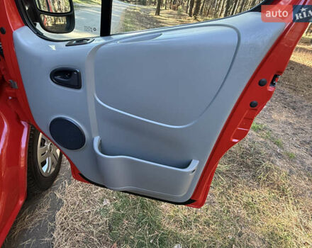 Красный Рено Трафик, объемом двигателя 2 л и пробегом 280 тыс. км за 14800 $, фото 41 на Automoto.ua