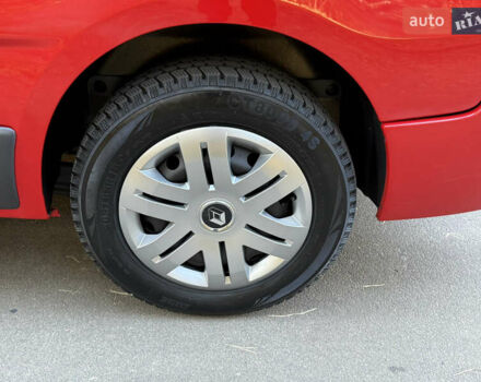 Красный Рено Трафик, объемом двигателя 2 л и пробегом 280 тыс. км за 14800 $, фото 19 на Automoto.ua