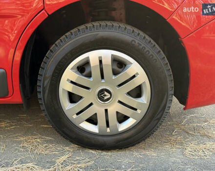 Красный Рено Трафик, объемом двигателя 2 л и пробегом 280 тыс. км за 14800 $, фото 17 на Automoto.ua