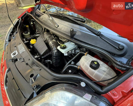 Красный Рено Трафик, объемом двигателя 2 л и пробегом 280 тыс. км за 14800 $, фото 57 на Automoto.ua