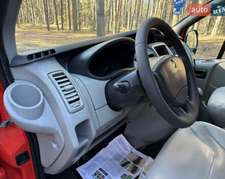 Красный Рено Трафик, объемом двигателя 2 л и пробегом 280 тыс. км за 14800 $, фото 36 на Automoto.ua