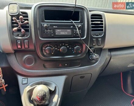 Красный Рено Трафик, объемом двигателя 1.6 л и пробегом 290 тыс. км за 16700 $, фото 9 на Automoto.ua