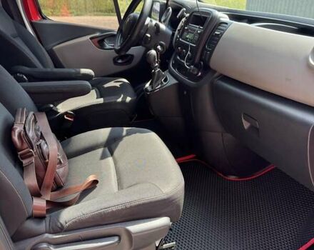 Красный Рено Трафик, объемом двигателя 1.6 л и пробегом 290 тыс. км за 16700 $, фото 5 на Automoto.ua