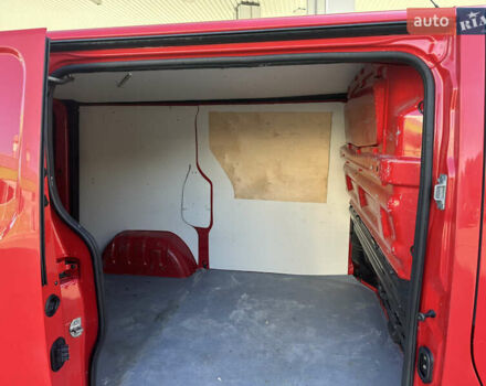 Красный Рено Трафик, объемом двигателя 1.6 л и пробегом 140 тыс. км за 13999 $, фото 14 на Automoto.ua