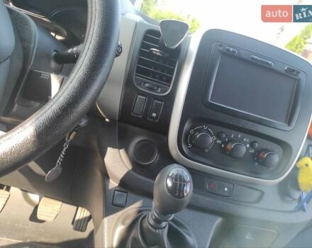 Красный Рено Трафик, объемом двигателя 1.6 л и пробегом 209 тыс. км за 14990 $, фото 5 на Automoto.ua