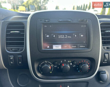 Красный Рено Трафик, объемом двигателя 1.6 л и пробегом 140 тыс. км за 13999 $, фото 34 на Automoto.ua