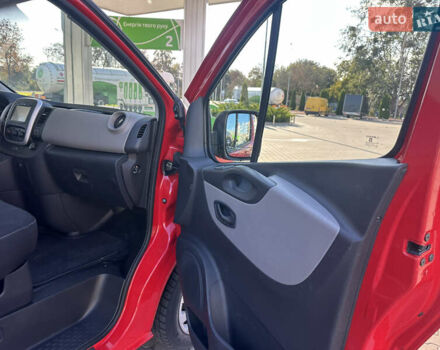 Красный Рено Трафик, объемом двигателя 1.6 л и пробегом 140 тыс. км за 13999 $, фото 20 на Automoto.ua