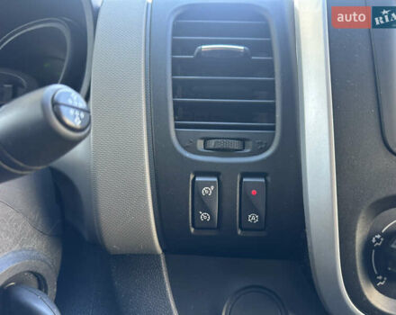 Красный Рено Трафик, объемом двигателя 1.6 л и пробегом 140 тыс. км за 13999 $, фото 35 на Automoto.ua