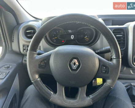 Красный Рено Трафик, объемом двигателя 1.6 л и пробегом 140 тыс. км за 13999 $, фото 36 на Automoto.ua