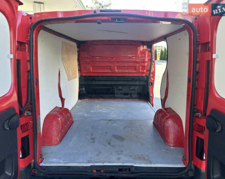Красный Рено Трафик, объемом двигателя 1.6 л и пробегом 140 тыс. км за 13999 $, фото 16 на Automoto.ua