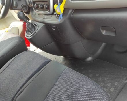 Красный Рено Трафик, объемом двигателя 1.6 л и пробегом 210 тыс. км за 15000 $, фото 12 на Automoto.ua