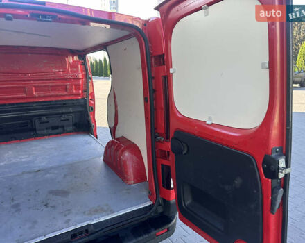 Красный Рено Трафик, объемом двигателя 1.6 л и пробегом 140 тыс. км за 13999 $, фото 18 на Automoto.ua