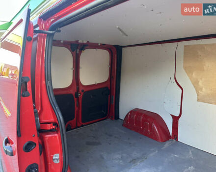 Красный Рено Трафик, объемом двигателя 1.6 л и пробегом 140 тыс. км за 13999 $, фото 15 на Automoto.ua