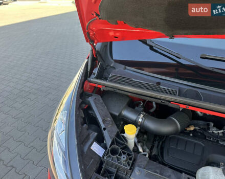 Красный Рено Трафик, объемом двигателя 1.6 л и пробегом 140 тыс. км за 13999 $, фото 31 на Automoto.ua