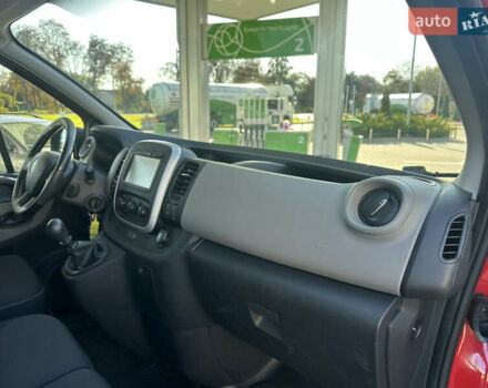 Красный Рено Трафик, объемом двигателя 1.6 л и пробегом 140 тыс. км за 13999 $, фото 22 на Automoto.ua