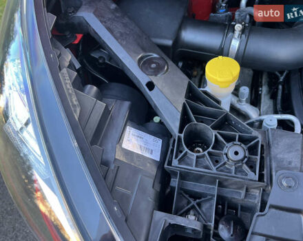 Червоний Рено Трафік, об'ємом двигуна 0 л та пробігом 223 тис. км за 14800 $, фото 4 на Automoto.ua