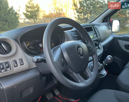 Червоний Рено Трафік, об'ємом двигуна 0 л та пробігом 223 тис. км за 14990 $, фото 31 на Automoto.ua