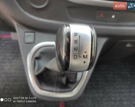 Красный Рено Трафик, объемом двигателя 2 л и пробегом 250 тыс. км за 25500 $, фото 12 на Automoto.ua