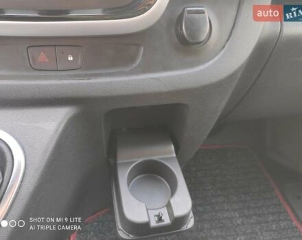 Красный Рено Трафик, объемом двигателя 2 л и пробегом 250 тыс. км за 25500 $, фото 8 на Automoto.ua