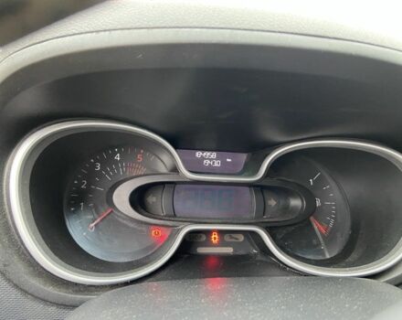 Красный Рено Трафик, объемом двигателя 2 л и пробегом 185 тыс. км за 17950 $, фото 5 на Automoto.ua