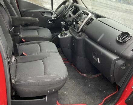 Красный Рено Трафик, объемом двигателя 2 л и пробегом 185 тыс. км за 17950 $, фото 7 на Automoto.ua