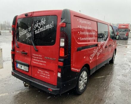 Красный Рено Трафик, объемом двигателя 2 л и пробегом 185 тыс. км за 17950 $, фото 2 на Automoto.ua