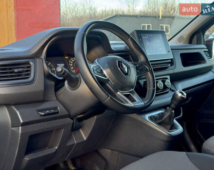 Красный Рено Трафик, объемом двигателя 2 л и пробегом 31 тыс. км за 23999 $, фото 13 на Automoto.ua