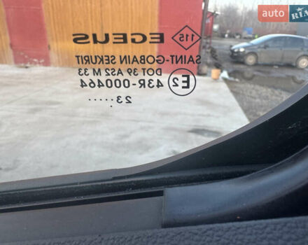 Красный Рено Трафик, объемом двигателя 2 л и пробегом 31 тыс. км за 23999 $, фото 17 на Automoto.ua