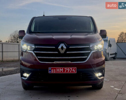 Красный Рено Трафик, объемом двигателя 2 л и пробегом 31 тыс. км за 23999 $, фото 3 на Automoto.ua