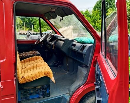 Красный Рено Трафик, объемом двигателя 2.1 л и пробегом 0 тыс. км за 1500 $, фото 2 на Automoto.ua