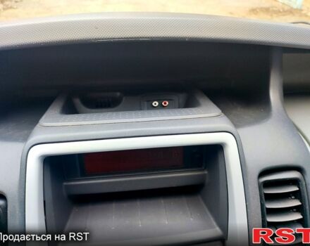 Рено Трафік 2010 у Харкові на Automoto.ua Червоний Рено Трафік, об'ємом двигуна 2 л та пробігом 230 тис. км за 9000 $, фото 2 на Automoto.ua