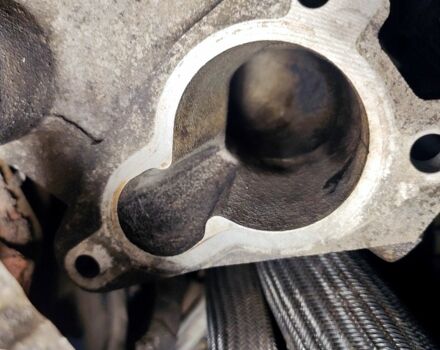 Рено Трафік 2010 у Харкові на Automoto.ua Червоний Рено Трафік, об'ємом двигуна 2 л та пробігом 230 тис. км за 9000 $, фото 3 на Automoto.ua