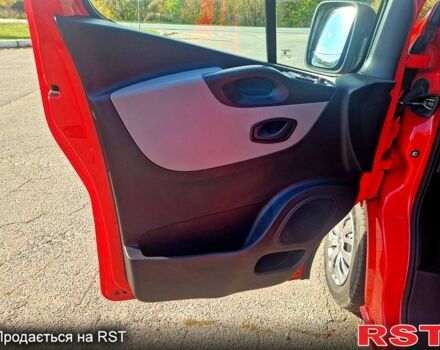 Красный Рено Трафик, объемом двигателя 1.6 л и пробегом 250 тыс. км за 15800 $, фото 4 на Automoto.ua
