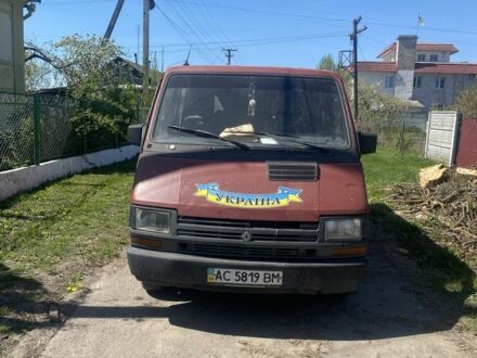 Рено Трафик 1991 в Дубно на Automoto.ua Красный Рено Трафик, объемом двигателя 2.2 л и пробегом 250 тыс. км за 999 $, фото 1 на Automoto.ua
