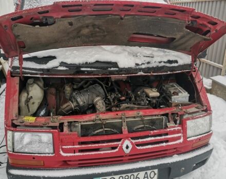 Червоний Рено Трафік, об'ємом двигуна 2.1 л та пробігом 400 тис. км за 1000 $, фото 1 на Automoto.ua