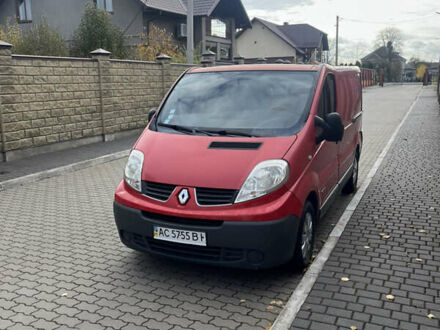 Рено Трафик 2009 в Владимир-Волынский на Automoto.ua Красный Рено Трафик, объемом двигателя 2 л и пробегом 478 тыс. км за 6299 $, фото 1 на Automoto.ua