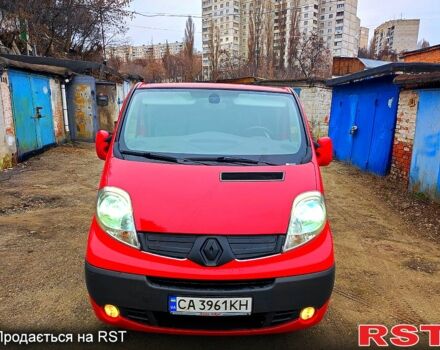 Красный Рено Трафик, объемом двигателя 2 л и пробегом 230 тыс. км за 9000 $, фото 1 на Automoto.ua