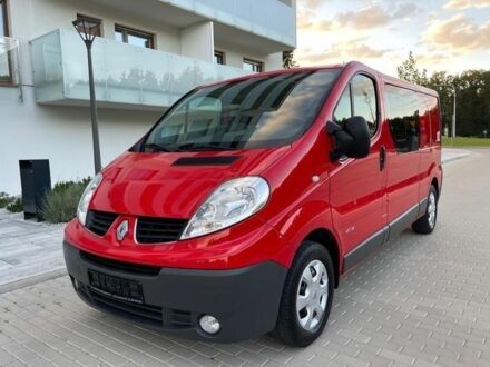 Красный Рено Трафик, объемом двигателя 2 л и пробегом 174 тыс. км за 8100 $, фото 1 на Automoto.ua