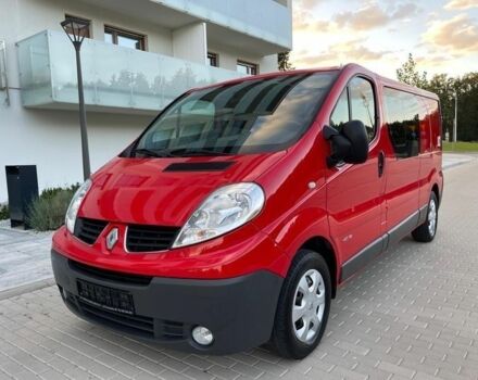 Красный Рено Трафик, объемом двигателя 2 л и пробегом 174 тыс. км за 8100 $, фото 1 на Automoto.ua