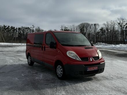 Красный Рено Трафик, объемом двигателя 0 л и пробегом 220 тыс. км за 12400 $, фото 1 на Automoto.ua