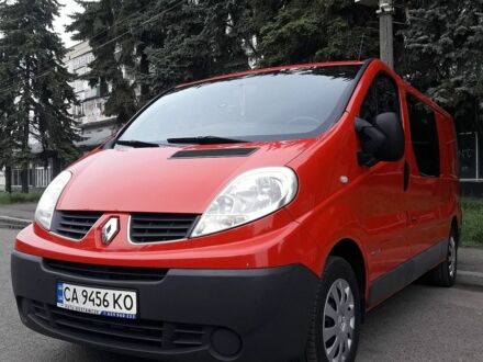 Червоний Рено Трафік, об'ємом двигуна 2 л та пробігом 222 тис. км за 13500 $, фото 1 на Automoto.ua
