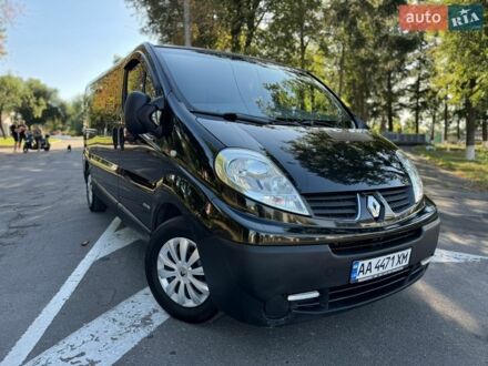Красный Рено Трафик, объемом двигателя 2 л и пробегом 269 тыс. км за 13900 $, фото 1 на Automoto.ua