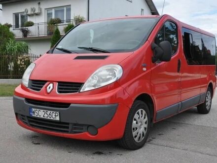 Червоний Рено Трафік, об'ємом двигуна 2 л та пробігом 175 тис. км за 8900 $, фото 1 на Automoto.ua