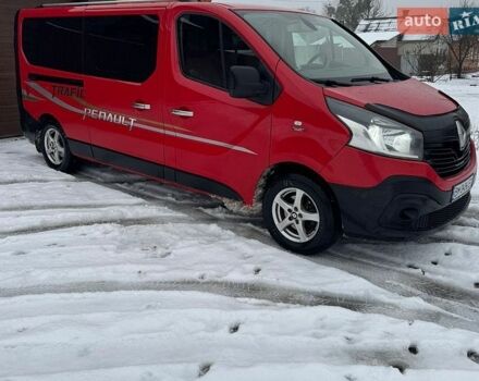 Красный Рено Трафик, объемом двигателя 1.6 л и пробегом 350 тыс. км за 14800 $, фото 1 на Automoto.ua