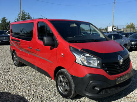 Красный Рено Трафик, объемом двигателя 1.6 л и пробегом 341 тыс. км за 15900 $, фото 1 на Automoto.ua