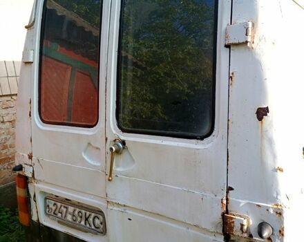 Рено Трафик, объемом двигателя 2.1 л и пробегом 240 тыс. км за 1200 $, фото 2 на Automoto.ua
