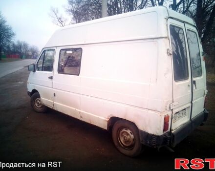 Рено Трафик, объемом двигателя 25 л и пробегом 500 тыс. км за 1000 $, фото 1 на Automoto.ua