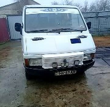 Рено Трафик, объемом двигателя 2 л и пробегом 0 тыс. км за 2000 $, фото 1 на Automoto.ua