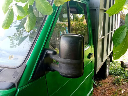 Рено Трафик, объемом двигателя 2.1 л и пробегом 300 тыс. км за 2000 $, фото 1 на Automoto.ua